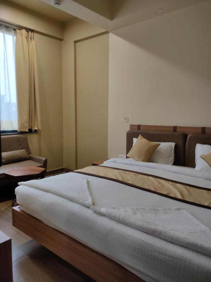 Hotel The Golf 1 ラクナウ エクステリア 写真